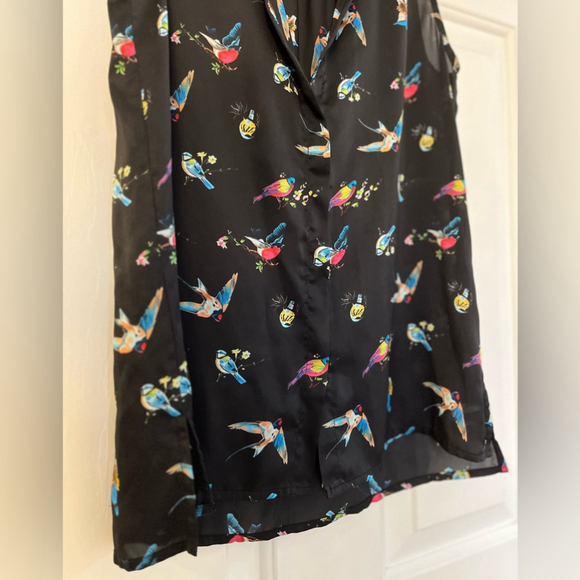 Monk & Lou Multi Bird Print Sleeveless Shawl Collar Blouse XXS Black - Picture 10 of 16